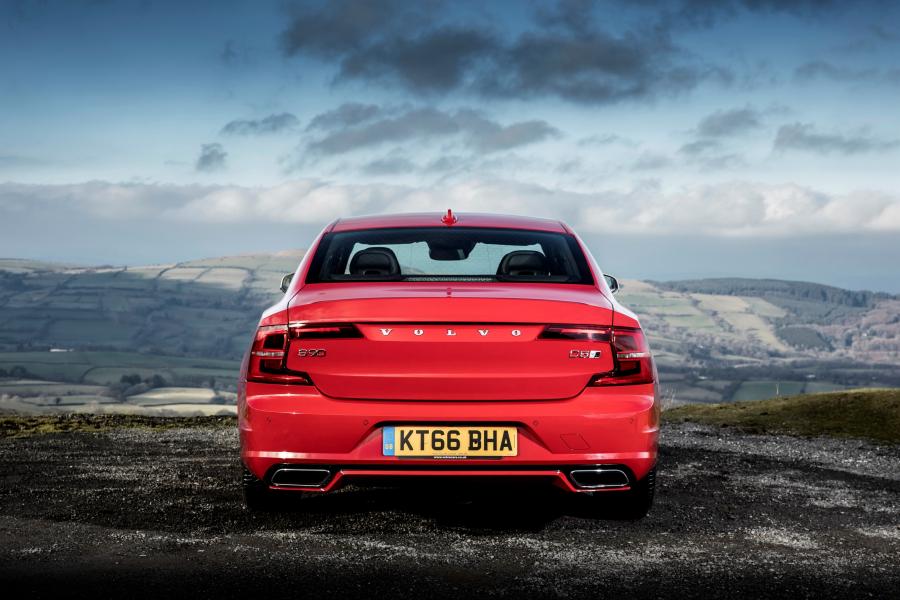  Volvo S90 D5 R-Design 2017 года  (UK) (фото 15 из 30)